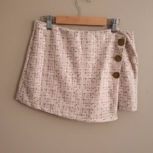 Shasa | Chic Pull-On Skort with Button Detail - Size Large